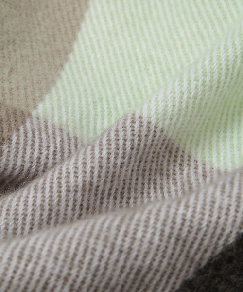 PAGEBOY（ページボーイ）の「チェックBIGストール(ボリュームマフラー)（マフラー・レディース・ホワイト系その他/ブラック系その他/ベージュ系その他・FREE）」の18枚目の写真