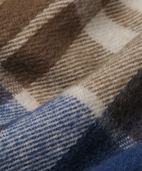 PAGEBOY（ページボーイ）の「チェックBIGストール(ボリュームマフラー)（マフラー・レディース・ホワイト系その他/ブラック系その他/ベージュ系その他・FREE）」の14枚目の写真