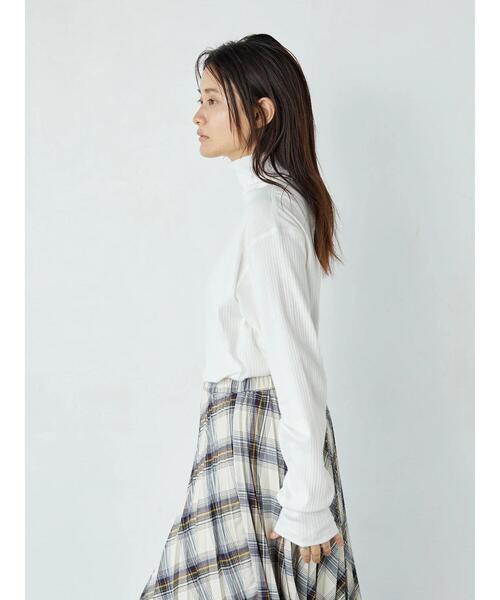 AMERICAN HOLIC（アメリカンホリック）の「リブカットタートルプルオーバー　＊（Tシャツ/カットソー・レディース・ブラック/ブラウン/オフホワイト/アイボリー・M/L）」の11枚目の写真