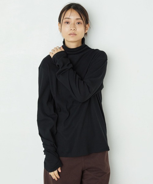 AMERICAN HOLIC（アメリカンホリック）の「リブカットタートルプルオーバー　＊（Tシャツ/カットソー・レディース・ブラック/ブラウン/オフホワイト/アイボリー・M/L）」の3枚目の写真