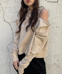 ベージュ