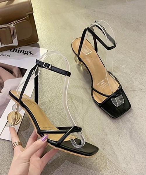 SMILE ORCHID(スマイルオーキッド)の「スクエアトゥ&クリアヒールサンダル(サンダル・レディース・ホワイト/ブラック・39/38/37/36)」の10枚目の写真