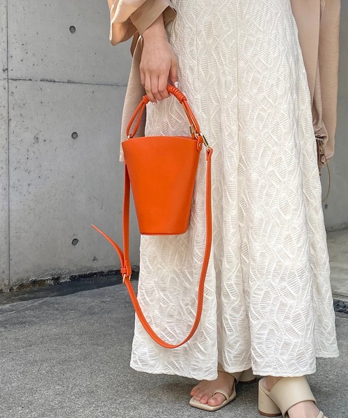 CAPRICIEUX LE'MAGE(カプリシューレマージュ)の「ミニバケツショルダーバッグ(ショルダーバッグ・レディース・ベージュ/オレンジ/シルバー・ONESIZE)」の16枚目の写真