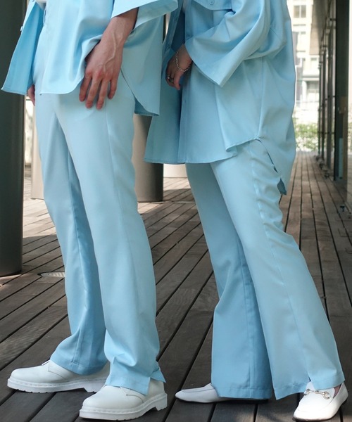 anown(アノン)の「-anown/アノン- 「セットアップ可能」蝶モチーフ刺繍 サイドスリット入りフレアパンツ(スラックス・メンズ・ブラック/ベージュ/サックスブルー/ダークパープル・S/M/L)」の1枚目の写真