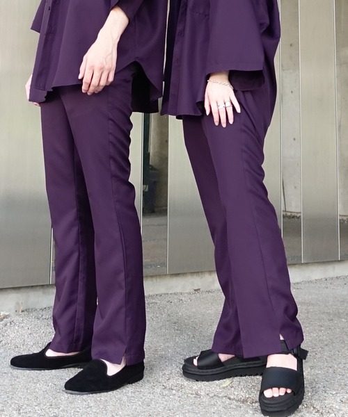 anown(アノン)の「-anown/アノン- 「セットアップ可能」蝶モチーフ刺繍 サイドスリット入りフレアパンツ(スラックス・メンズ・ブラック/ベージュ/サックスブルー/ダークパープル・S/M/L)」の4枚目の写真