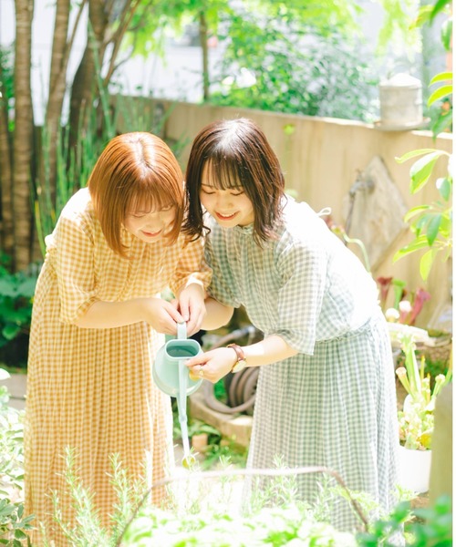 nemne store（ネンネストア）の「あさがおのギンガムチェックのシアープリーツスカート（スカート・レディース・ベージュ/サックスブルー・SMALL/MEDIUM）」の6枚目の写真