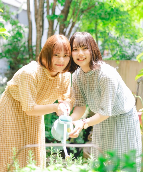 nemne store（ネンネストア）の「あさがおのギンガムチェックのシアープリーツスカート（スカート・レディース・ベージュ/サックスブルー・SMALL/MEDIUM）」の7枚目の写真