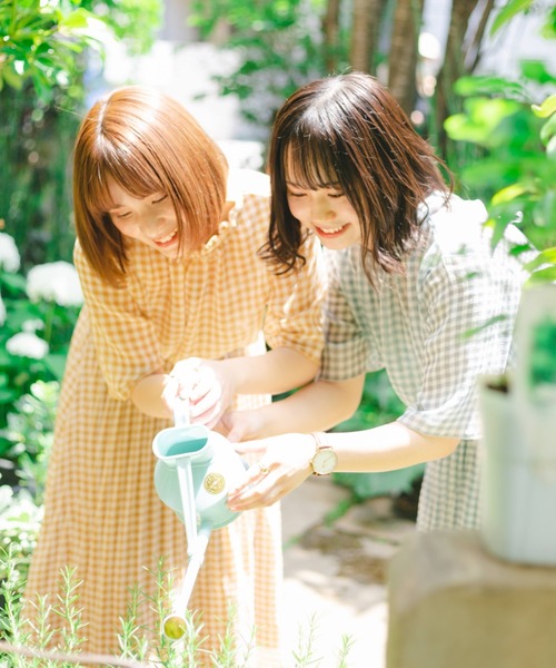 nemne store（ネンネストア）の「あさがおのギンガムチェックのシアープリーツスカート（スカート・レディース・ベージュ/サックスブルー・SMALL/MEDIUM）」の9枚目の写真
