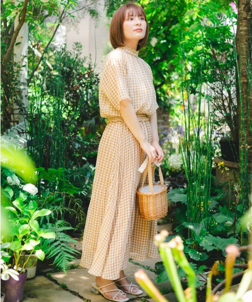 nemne store（ネンネストア）の「あさがおのギンガムチェックのシアープリーツスカート（スカート・レディース・ベージュ/サックスブルー・SMALL/MEDIUM）」の15枚目の写真