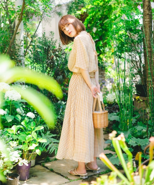 nemne store（ネンネストア）の「あさがおのギンガムチェックのシアープリーツスカート（スカート・レディース・ベージュ/サックスブルー・SMALL/MEDIUM）」の18枚目の写真
