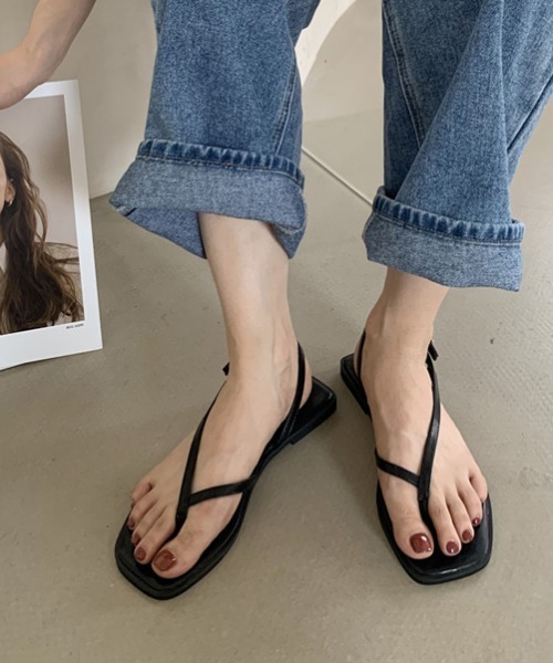 MANGROVE（マングローブ）の「バックルストラップトングサンダル（サンダル・レディース・ホワイト/ブラック/ベージュ/ブルー・MEDIUM/LARGE）」の3枚目の写真