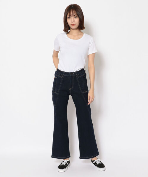 AVIREX（アヴィレックス）の「タイプブルー ストレッチデニムフレアーパンツ/ TYPE BLUE STRETCH DENIM FLARE PANT（デニムパンツ・レディース・ワンウォッシュ/ライトインディゴブルー・MEDIUM/LARGE/SMALL）」の5枚目の写真