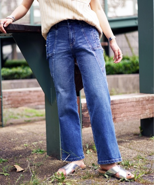 AVIREX（アヴィレックス）の「タイプブルー ストレッチデニムフレアーパンツ/ TYPE BLUE STRETCH DENIM FLARE PANT（デニムパンツ・レディース・ワンウォッシュ/ライトインディゴブルー・MEDIUM/LARGE/SMALL）」の18枚目の写真