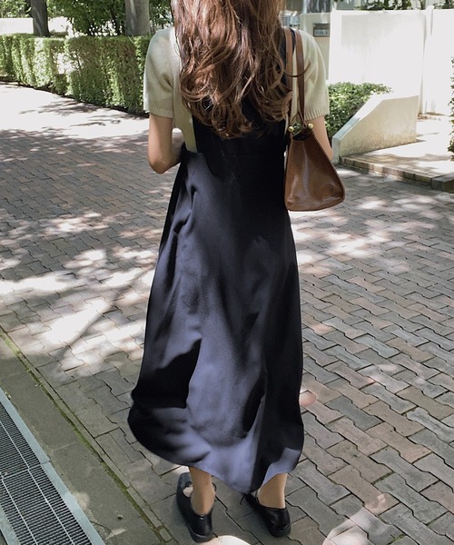 LAUIR（ラウアー）の「2wayサロペットスカート（サロペット/オーバーオール・レディース・ブラック/ベージュ/モカ/グレイッシュベージュ・MEDIUM/LARGE）」の17枚目の写真