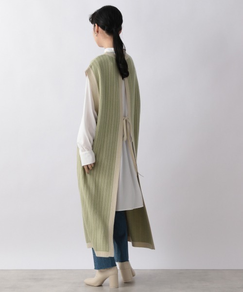 LOWRYS FARM(ローリーズファーム)の「ニットエプロンベストワンピース 959948(ワンピース・レディース・ブラック/グリーン/ベージュ・FREE)」の3枚目の写真