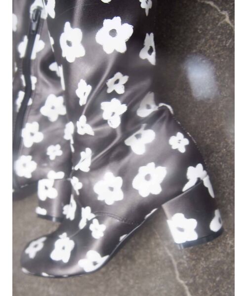 merry jenny（メリージェニー）の「printアソートニーブーツ（ブーツ・レディース・ブラック/ピンク/ベージュ・MEDIUM/LARGE）」の6枚目の写真