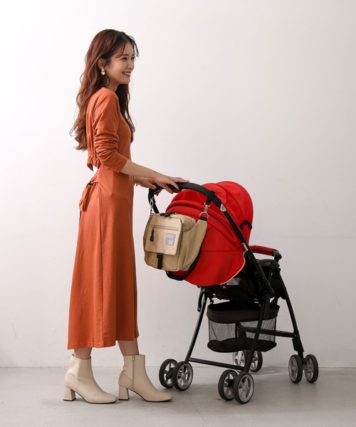 ALTROSE（アルトローズ）の「[OSAＭPOBAGシリーズ]　撥水ポリ　ショルダーバッグ（ショルダーバッグ・レディース・ブラック/ベージュ/ネイビー/グレー・FREE）」の18枚目の写真