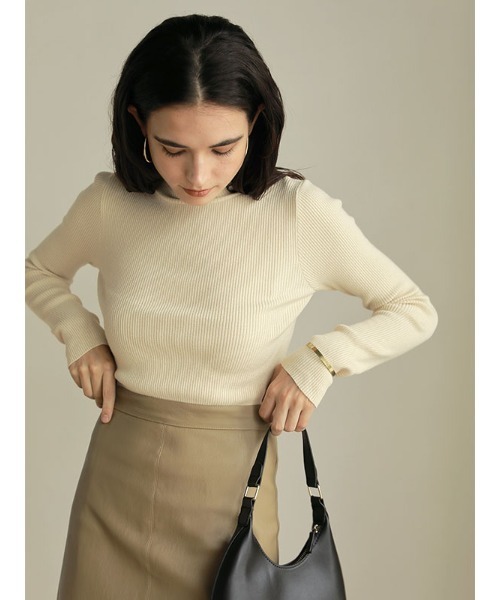 ACYM（アシーム）の「Marshmallow touch rib ニット（ニット/セーター・レディース・ブラック/ベージュ/アイボリー・FREE）」の2枚目の写真