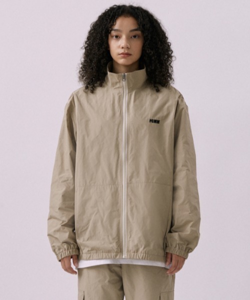 FCMM（エフシーエムエム）の「CLUB AUTHENTIC WINDBREAKER