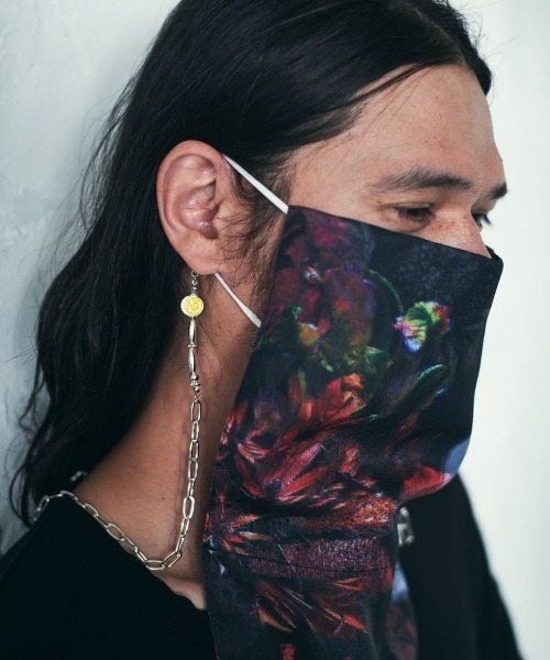 glamb(グラム)の「【glamb】Multi chain mask holder(マスク・メンズ・シルバー・F)」の1枚目の写真