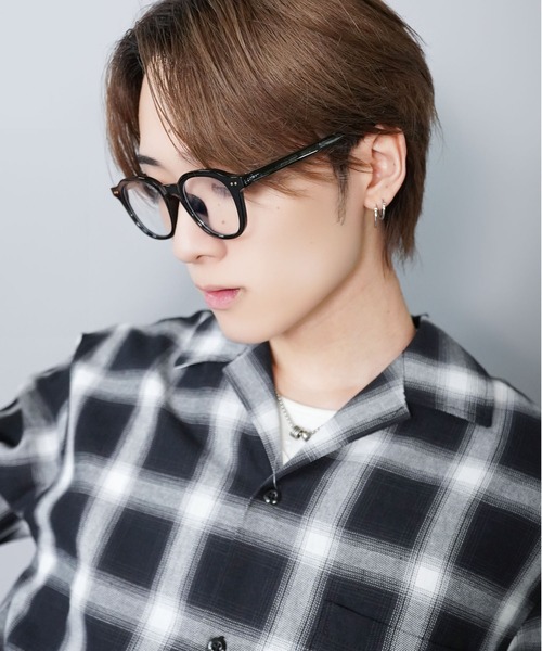 SPINNS（スピンズ）の「太めフレーム ウェリントン型伊達メガネ/黒縁・クリア/軽量/ユニセックス（メガネ・メンズ・ブラック/クリア・ONESIZE）」の18枚目の写真