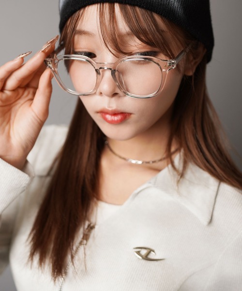 SPINNS（スピンズ）の「太めフレーム ウェリントン型伊達メガネ/黒縁・クリア/軽量/ユニセックス（メガネ・メンズ・ブラック/クリア・ONESIZE）」の13枚目の写真