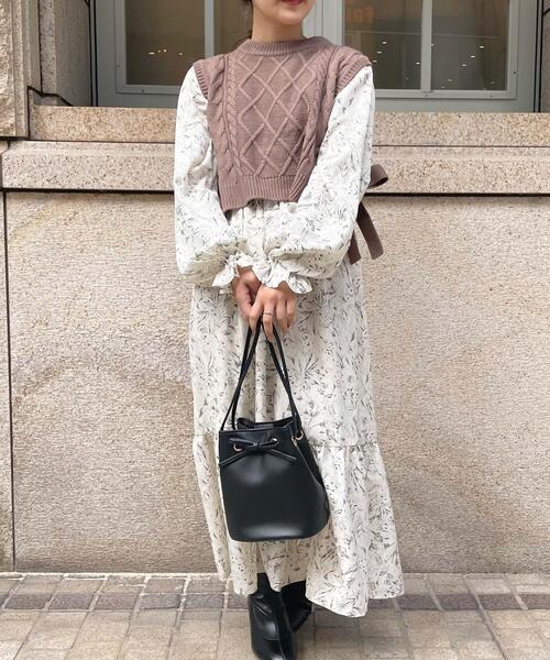 Allamanda(アラマンダ)の「サイドリボンニットベスト×長袖ワンピースSET(ワンピース・レディース・ブラック/モカ/ブラック系その他5・M)」の10枚目の写真