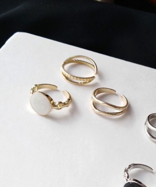 yu-ka(ユーカ)の「YU-KA : レイヤードリング 3本セット(リング・レディース・シルバー/ゴールド・FREE)」の12枚目の写真