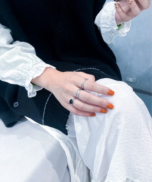 yu-ka(ユーカ)の「YU-KA : レイヤードリング 3本セット(リング・レディース・シルバー/ゴールド・FREE)」の4枚目の写真