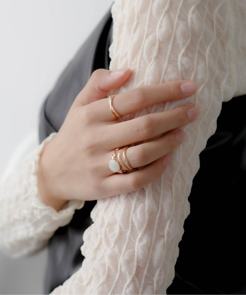 yu-ka(ユーカ)の「YU-KA : レイヤードリング 3本セット(リング・レディース・シルバー/ゴールド・FREE)」の17枚目の写真