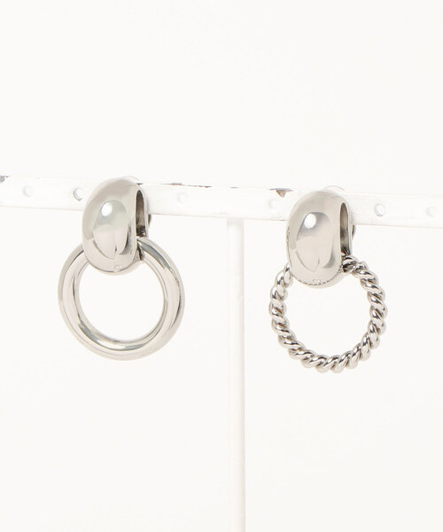 MURUA（ムルーア）の「ダブルサークルイヤリング（イヤリング・レディース・シルバー/ゴールド・FREE）」の2枚目の写真