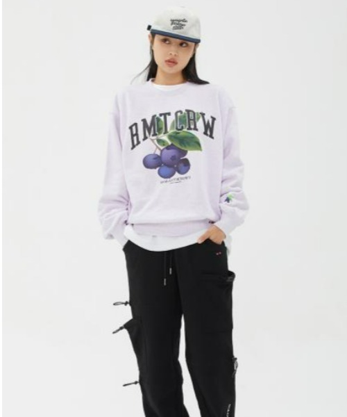 ROMANTIC CROWN（ロマンティッククラウン）の「ROMANTIC CROWN(ロマンティッククラウン) /GARDENING BERRY SWEAT SHIRT/ガーデニングベリー クルーネック スウェットシャツ（スウェット・レディース・ライトグレー/ブラック/パープル・M/L/XL）」の8枚目の写真