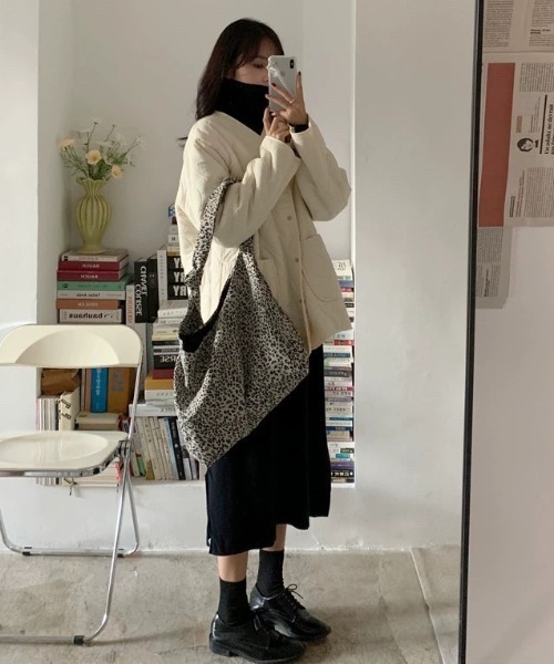 Wefst（ウェスト）の「【Wefst】タートルロングワンピ（ワンピース・レディース・ブラック/グレー/ブラウン/ブルー/アイボリー・FREE）」の13枚目の写真