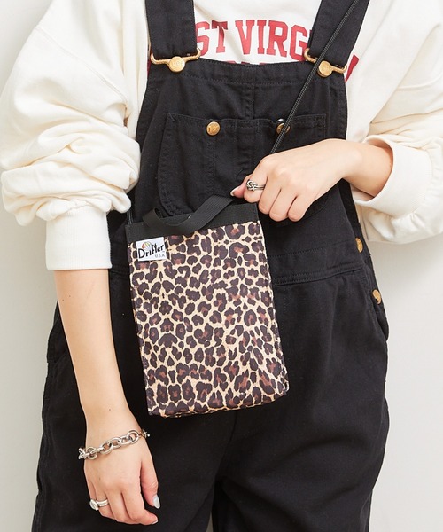 Drifter（ドリフター）の「【Drifter/ドリフター】　EASY STRING POUCH（ショルダーバッグ・レディース・ブラック/ベージュ/ブラウン/グリーン・ONE SIZE）」の3枚目の写真