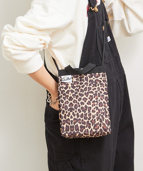 Drifter（ドリフター）の「【Drifter/ドリフター】　EASY STRING POUCH（ショルダーバッグ・レディース・ブラック/ベージュ/ブラウン/グリーン・ONE SIZE）」の13枚目の写真