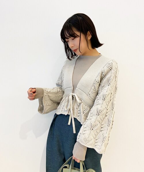 OPAQUE.CLIP（オペークドットクリップ）の「◆透かし編みゆるニットボレロ（カーディガン/ボレロ・レディース・ガンメタ/オフホワイト・38）」の15枚目の写真