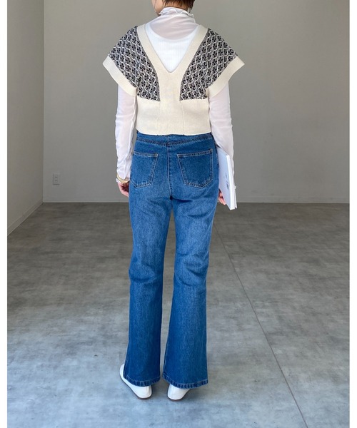 She's Closet(シーズクローゼット)の「綿混合深Vネックダイヤ柄くるみボタンジャガードニットビスチェ(ベスト・レディース・グリーン/ブラック/ベージュ・FREE)」の8枚目の写真
