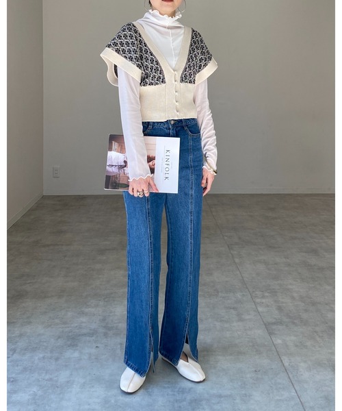 She's Closet(シーズクローゼット)の「綿混合深Vネックダイヤ柄くるみボタンジャガードニットビスチェ(ベスト・レディース・グリーン/ブラック/ベージュ・FREE)」の17枚目の写真