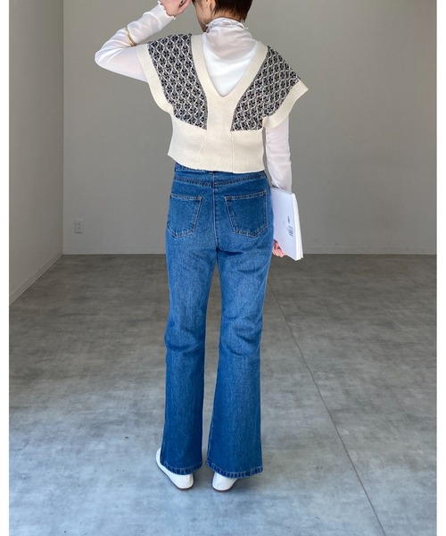 She's Closet(シーズクローゼット)の「綿混合深Vネックダイヤ柄くるみボタンジャガードニットビスチェ(ベスト・レディース・グリーン/ブラック/ベージュ・FREE)」の18枚目の写真