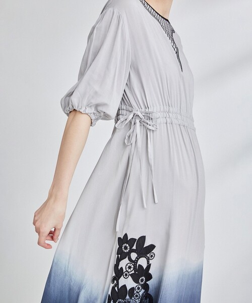 グラデーション刺繍ワンピース ワンピース Grace ワンピース Grace Continental グレースコンチネンタル のファッション