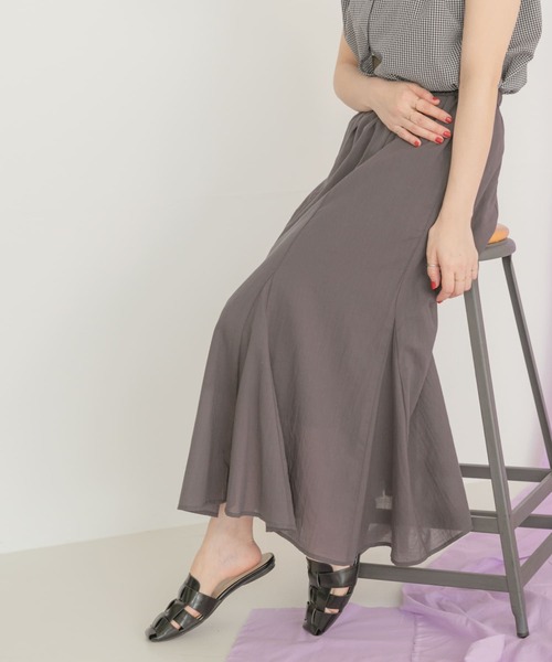 ITEMS URBANRESEARCH（アイテムズ アーバンリサーチ）の「ボイルギャザースカート（スカート・レディース・ブラウン/ブルー/チャコールグレー・FREE）」の2枚目の写真