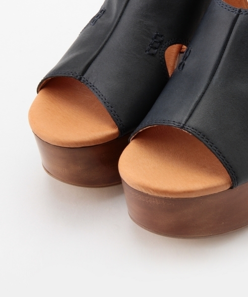 BEAMS LIGHTS Women's（ビームスライツ ウィメンズ）の「BEAMS LIGHTS / ヴァルキーウェッジ サンダル（サンダル・レディース・ホワイト/ブラウン/ネイビー/オフホワイト/ブラック/ブラウン系その他・38/36/37）」の17枚目の写真