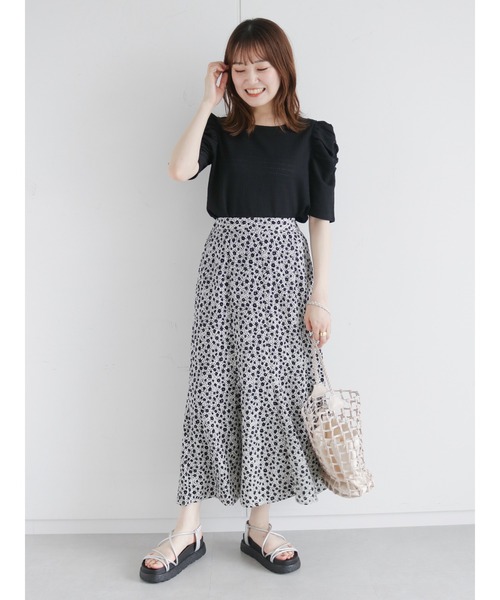 ehka sopo(エヘカソポ)の「パフスリーブプルオーバー(Tシャツ/カットソー・レディース・ブラック/グリーン/ラベンダー/キナリ・フリ-)」の21枚目の写真