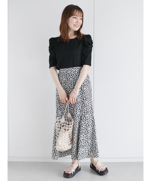 ehka sopo(エヘカソポ)の「パフスリーブプルオーバー(Tシャツ/カットソー・レディース・ブラック/グリーン/ラベンダー/キナリ・フリ-)」の20枚目の写真