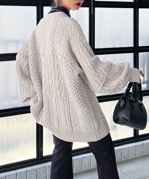 PAGEBOY(ページボーイ)の「ケーブルルーズカーディガン(カーディガン/ボレロ・レディース・オフホワイト/オレンジ/グレイッシュベージュ/ブラック・FREE)」の16枚目の写真