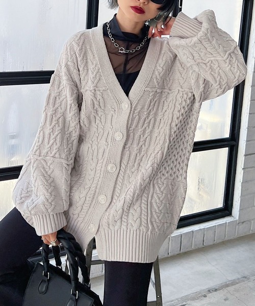 PAGEBOY(ページボーイ)の「ケーブルルーズカーディガン(カーディガン/ボレロ・レディース・オフホワイト/オレンジ/グレイッシュベージュ/ブラック・FREE)」の12枚目の写真