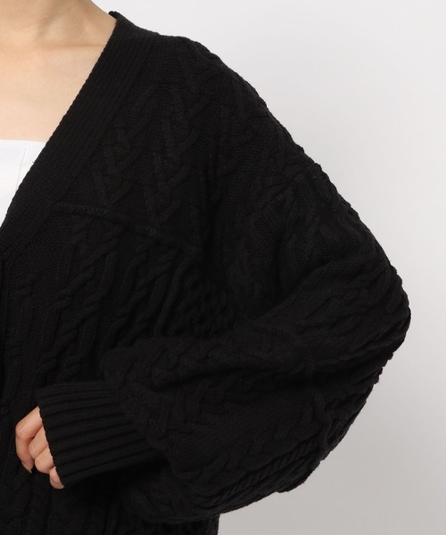 PAGEBOY(ページボーイ)の「ケーブルルーズカーディガン(カーディガン/ボレロ・レディース・オフホワイト/オレンジ/グレイッシュベージュ/ブラック・FREE)」の10枚目の写真