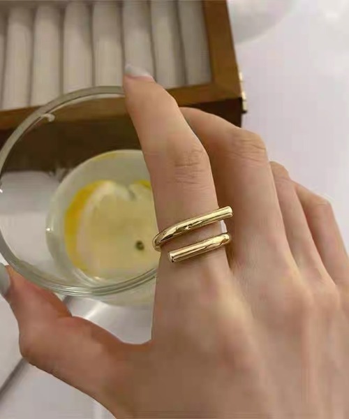 SEN TOKYO(セントーキョー)の「気軽にレディ映え。【サイズ調整可能】デザインリング(リング・レディース・シルバー/ゴールド/シルバー系その他2/シルバー系その他3/シルバー系その他4/シルバー系その他5/ゴールド系その他2/ゴールド系その他3/ゴールド系その他4・FREE)」の1枚目の写真