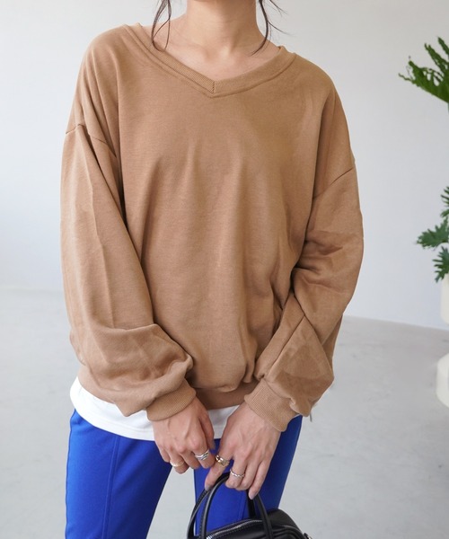 IAMUSE(アイアミューズ)の「Vネックスウェットトップス S0426【IAMUSE】(スウェット・レディース・ネイビー/グレー/ブラック/ベージュ・FREE)」の3枚目の写真