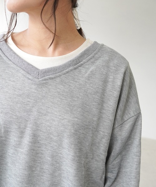 IAMUSE(アイアミューズ)の「Vネックスウェットトップス S0426【IAMUSE】(スウェット・レディース・ネイビー/グレー/ブラック/ベージュ・FREE)」の14枚目の写真